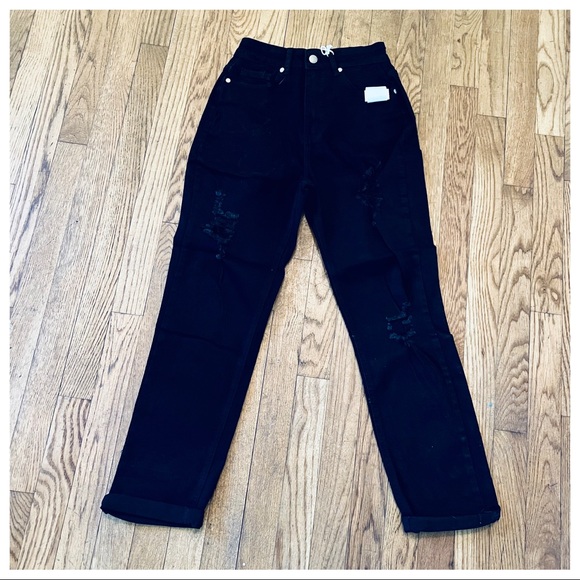 44 Boho Favorite Best Fitting Black Distressed Skinny Jeans - Picture 5 of 6